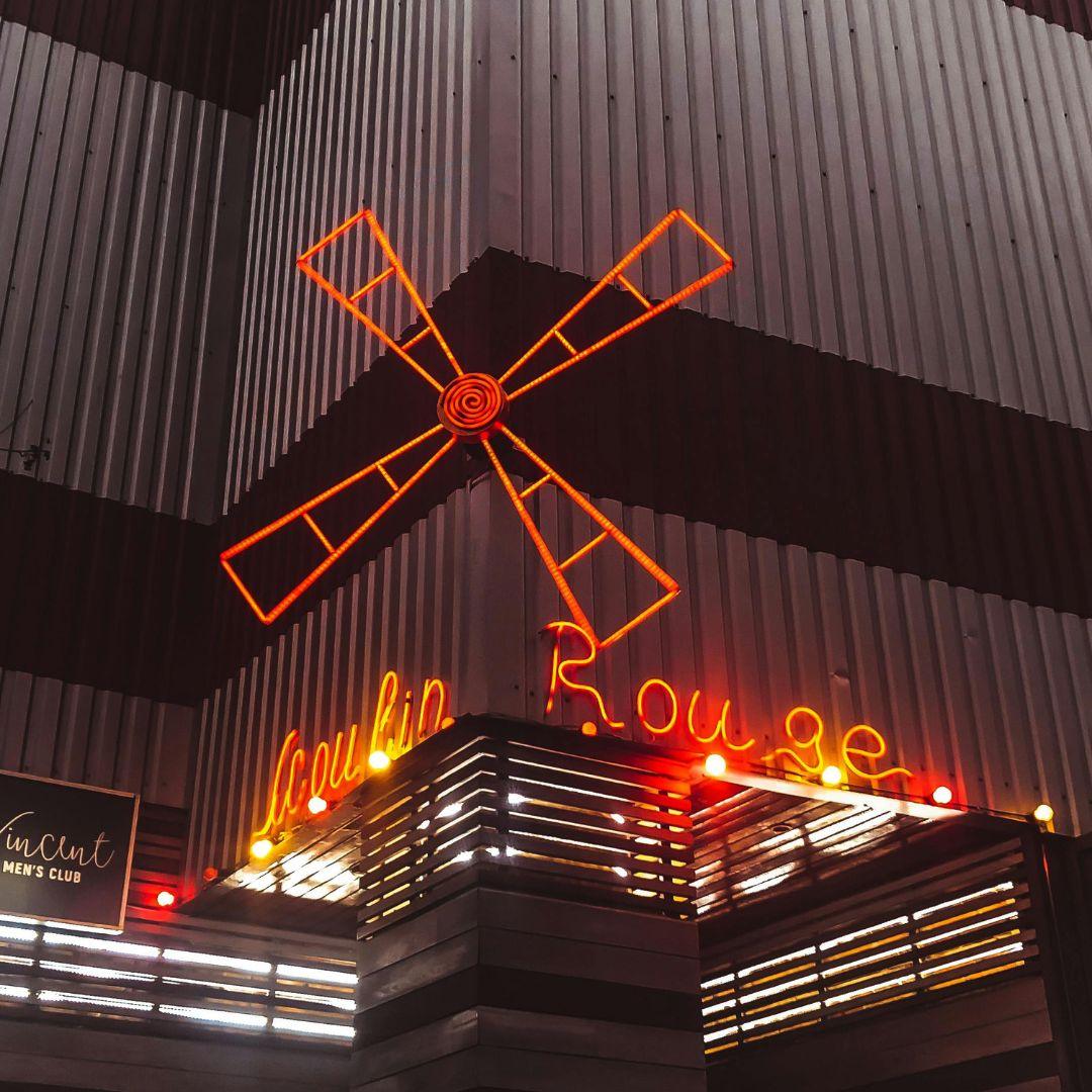 8 Of the Coolest Neon Signs Around The World - Neonific